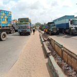 TRUCK DRIVERS BLOCK ROADS IN ANAMBRA OVER HEAVY TAXATION